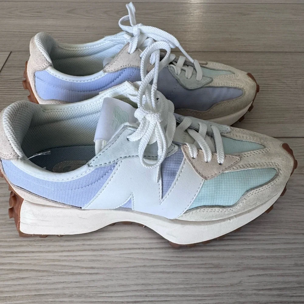 New Balance 327 Morning Fog Women's size W5.5 - Picture 2 of 7